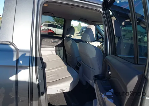 2017 Honda Ridgeline Rtl-T из США, поврежденный, VIN 5FPYK3F62HB038344